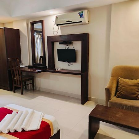 Green Wood Inn Mysore Near Palace ภายนอก รูปภาพ