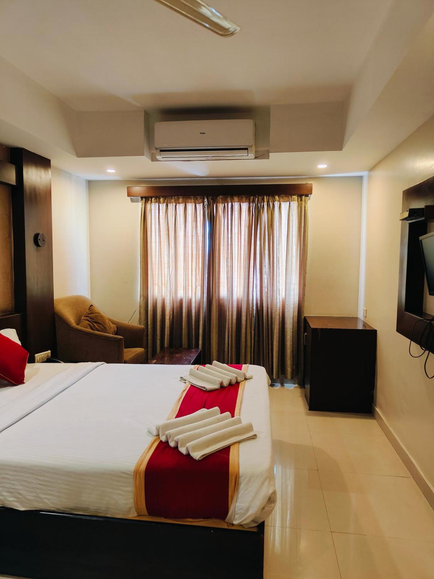 Green Wood Inn Mysore Near Palace ภายนอก รูปภาพ
