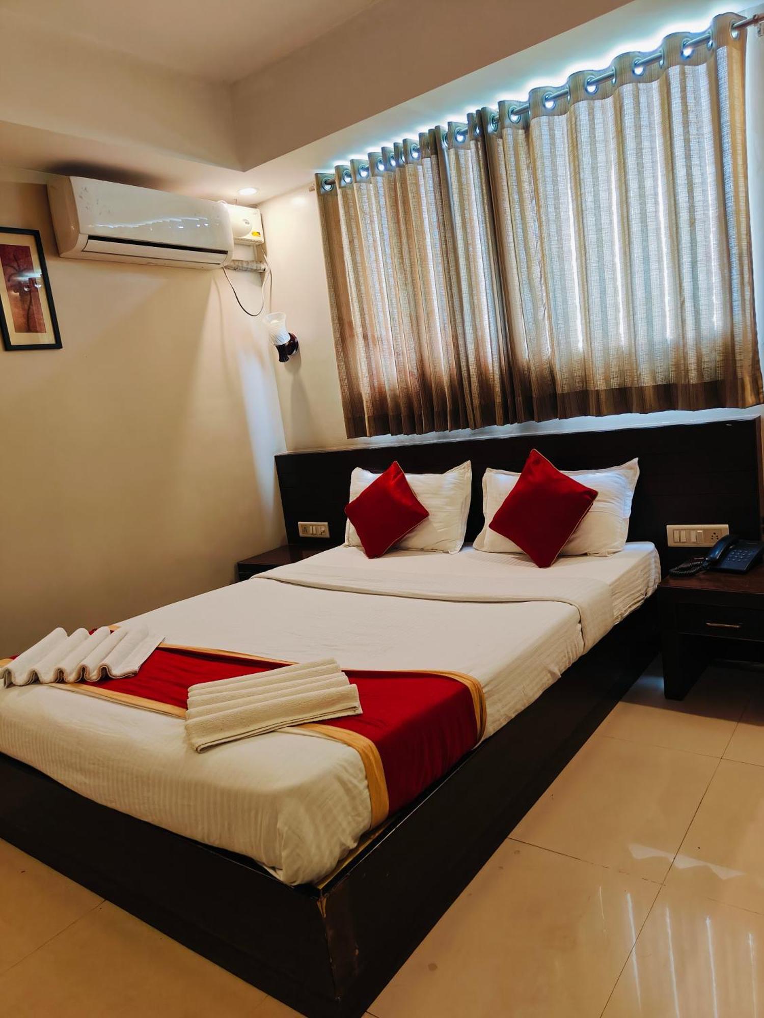 Green Wood Inn Mysore Near Palace ภายนอก รูปภาพ