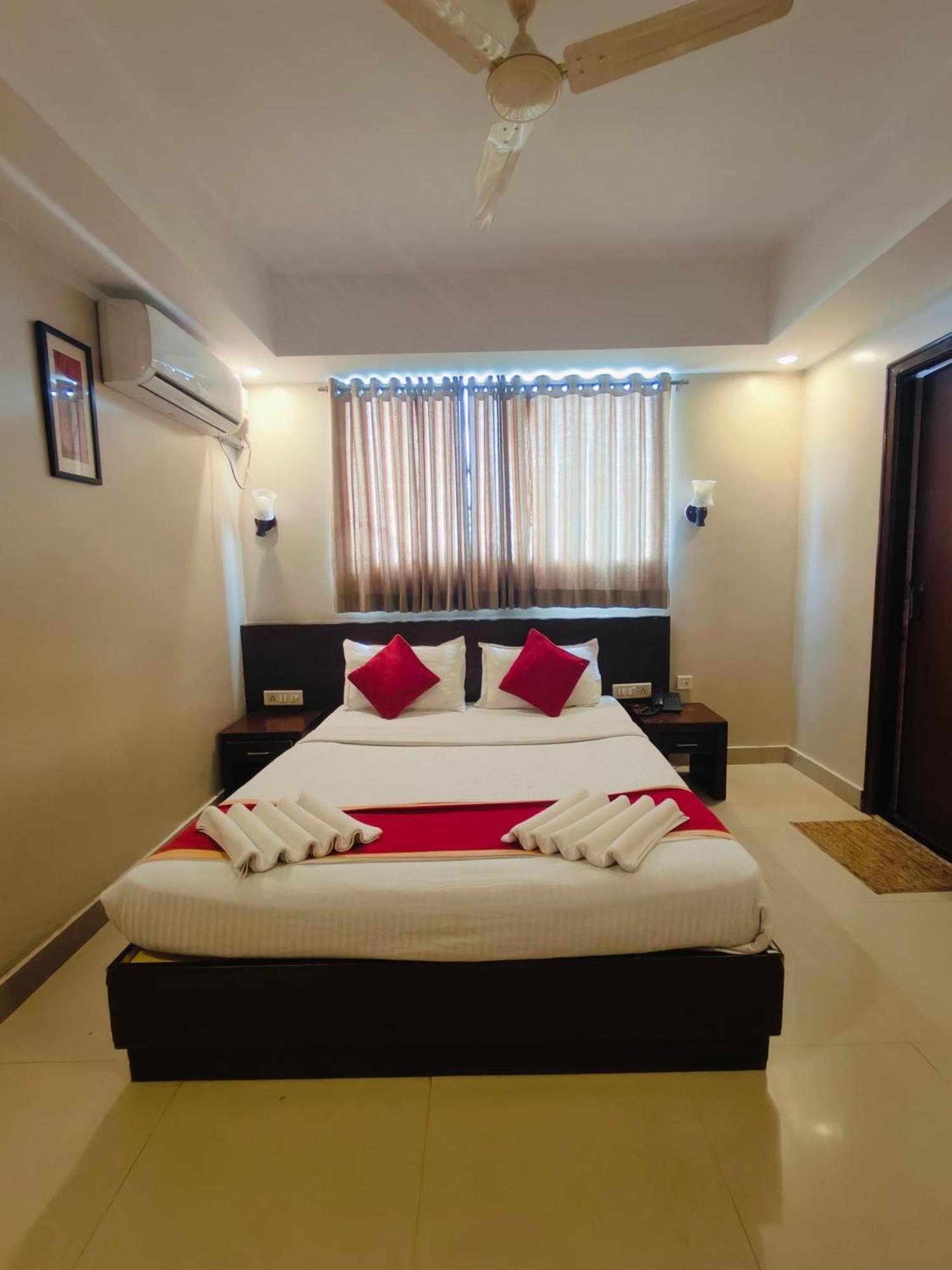 Green Wood Inn Mysore Near Palace ภายนอก รูปภาพ